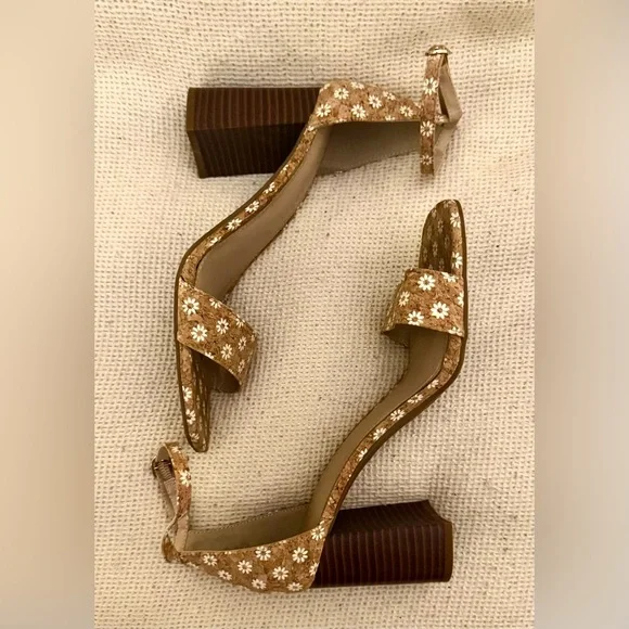 Kelly & Katie Cork Floral Women's Heels - Picture 3 of 4